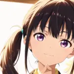 リコリコSS「冬の経費削減大作戦」のファンアート挿絵。喫茶リコリコの制服を着た井ノ上たきなが、問題作「チョコバナナ・リコイル」を前に、顎に手を当てて自信満々に微笑んでいる様子。アイキャッチ用画像。