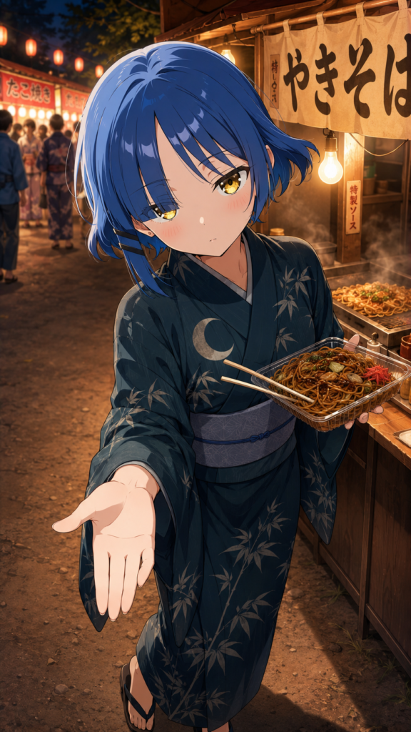 夏祭りの焼きそば屋台で、墨色の浴衣を着て焼きそばを持ち、代金を求めるように手を差し出す山田リョウ